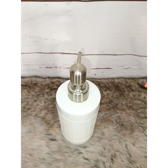 White Textured‎ Ceramic Soap Dispenser With Silver Pump - Picture 4 of 6